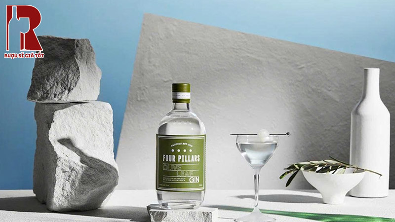 Rượu Gin Four Pillars Olive Leaf Giá Hiện Nay