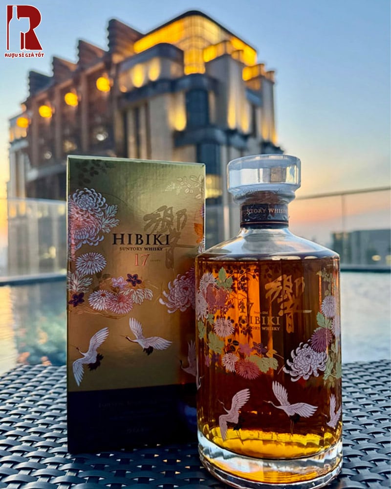 Giá Rượu Hibiki 17 Năm Kacho Fugetsu Tốt Nhất