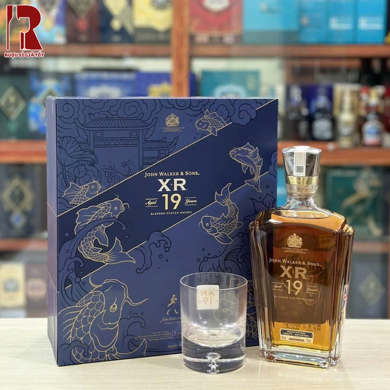 Rượu Johnnie Walker XR 19 Năm - Hộp Quà Tết Giá Tốt