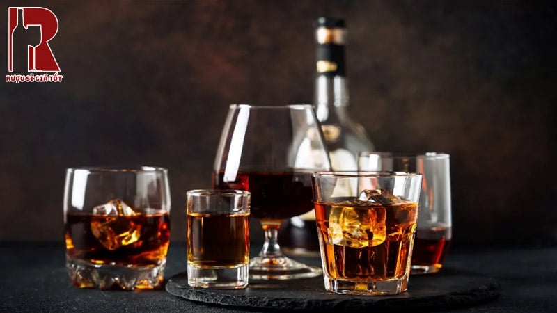 nguồn gốc và đặc điểm rượu mạnh