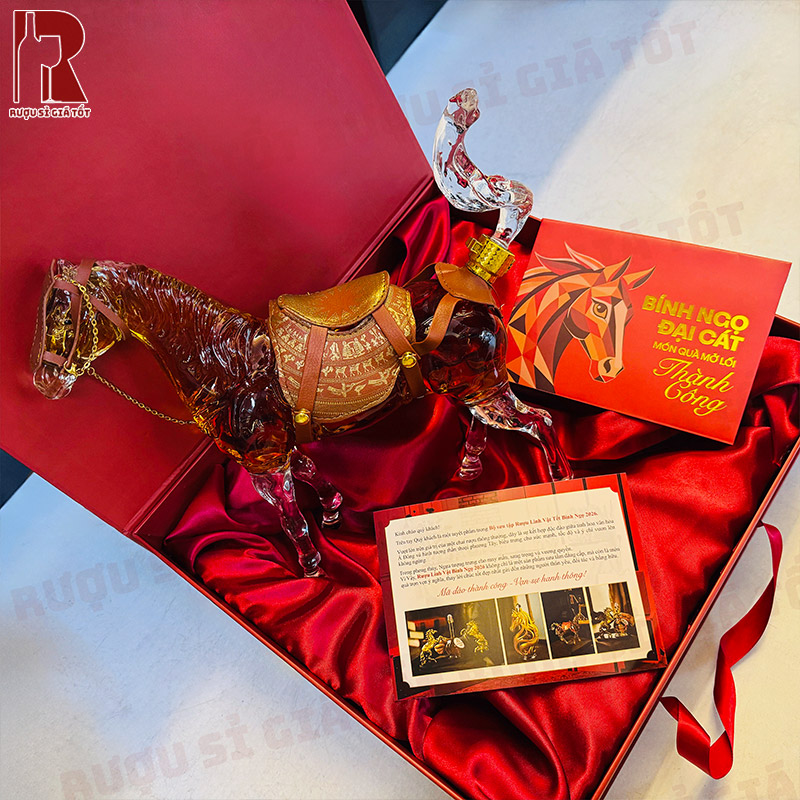 Giá rượu linh vật ngựa bao nhiêu?