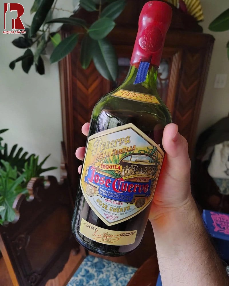 Mua Rượu Tequila Jose Cuervo Reserva De La Familia Anejo Cao Cấp