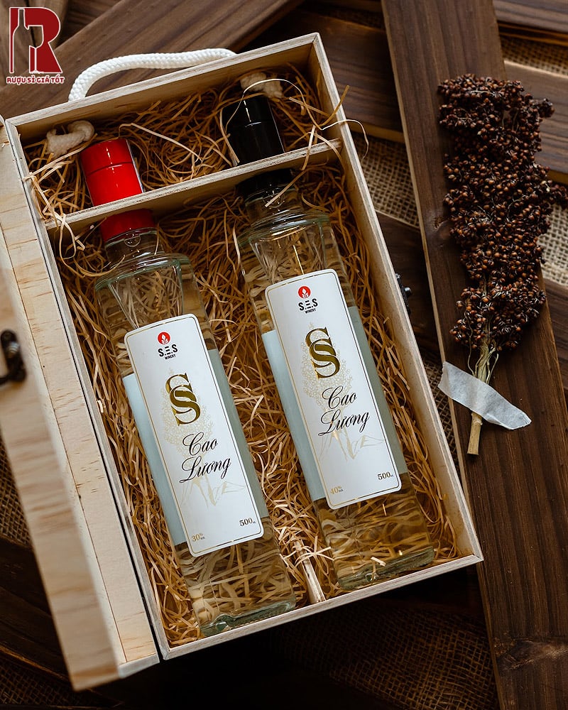 Rượu Trung Quốc nên được dùng kèm với các món ăn châu Á như vịt quay, thịt kho tàu hoặc thịt hầm