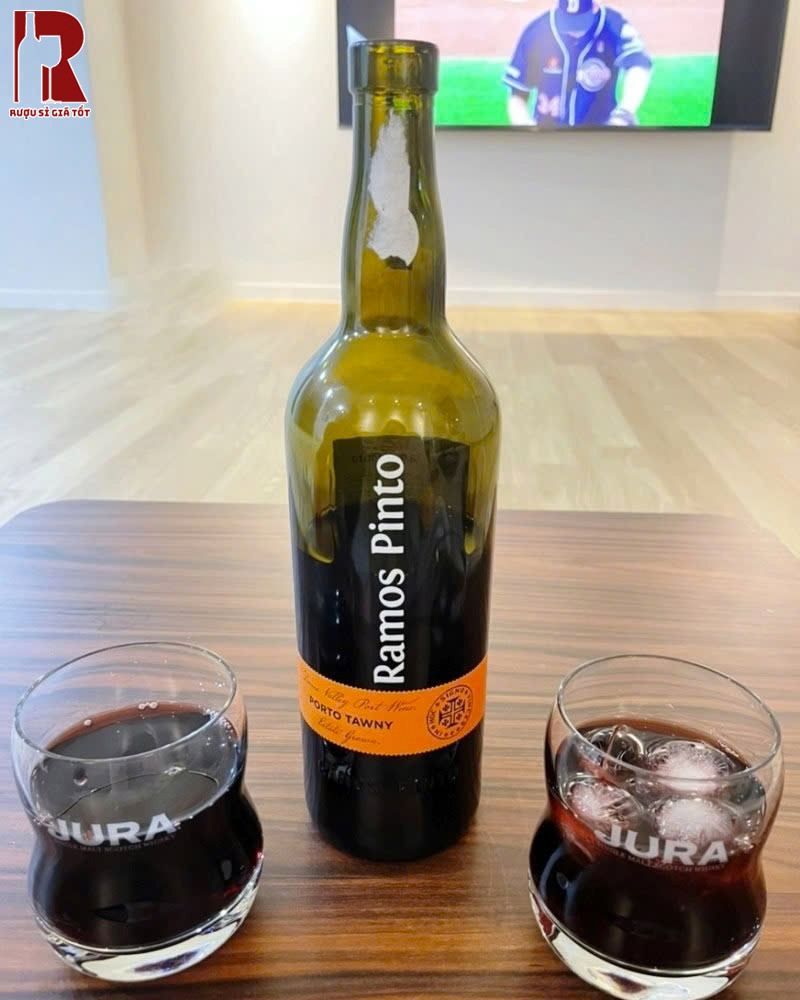 Giá Rượu Vang Nổ Cavatina Premium Strawberry Rẻ Không?