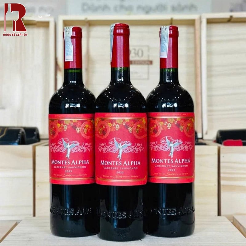 Mua Rượu Vang Chile Đỏ Montes Alpha Cabernet Sauvignon Ở Đâu?