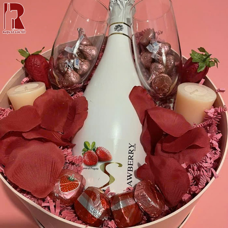 Thưởng Thức Rượu Vang Nổ Cavatina Premium Strawberry