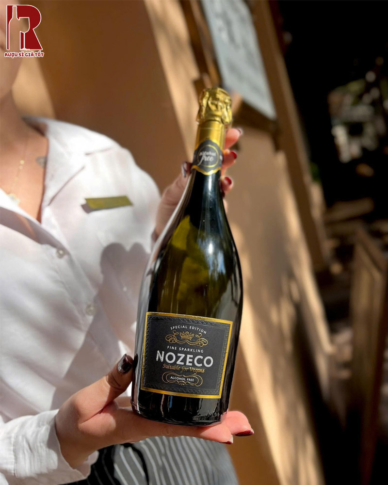 Uống Rượu Vang Nổ Nozeco Peach Sparkling - Vang Không Cồn Đúng Cách