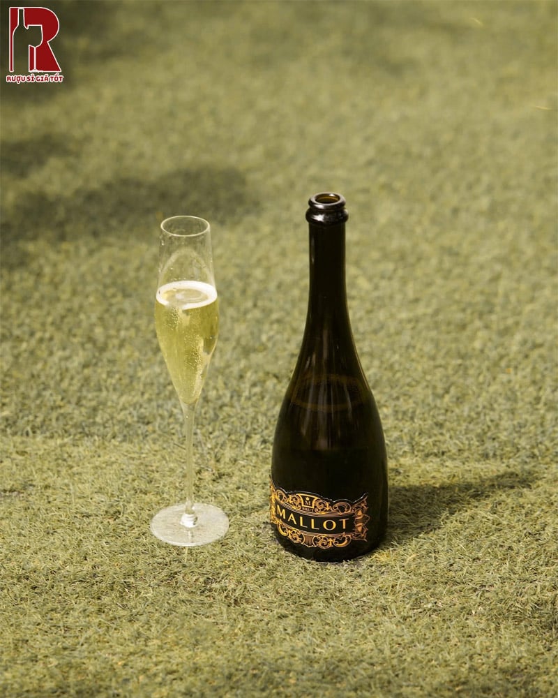 Giá Rượu Vang Nổ Pháp Mallot Brut Có Đèn Hiện Nay