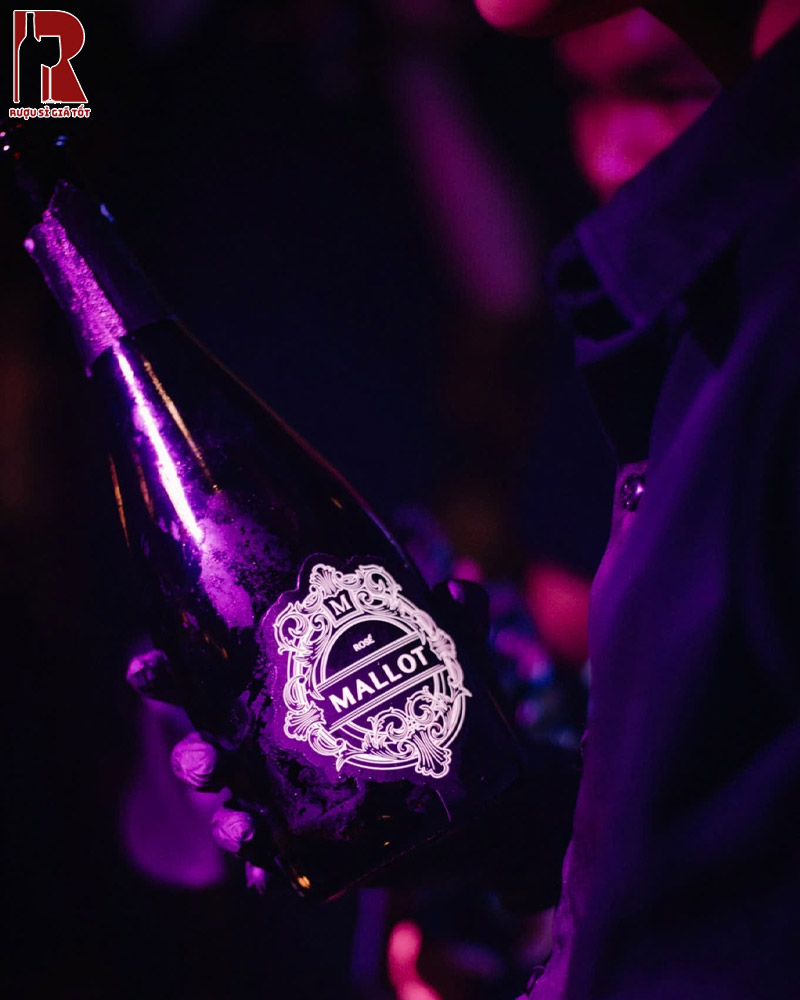 Mua Rượu Vang Nổ Pháp Mallot Rose Có Đèn