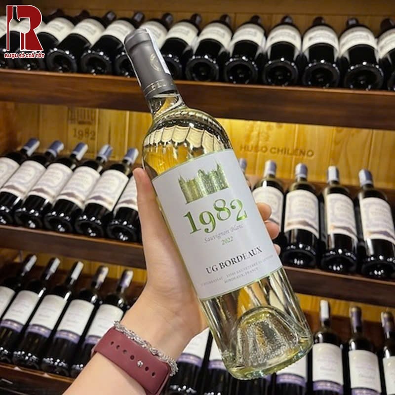 Kết Hợp Ẩm Thực Với Rượu Vang Pháp Trắng 1982 UG Bordeaux