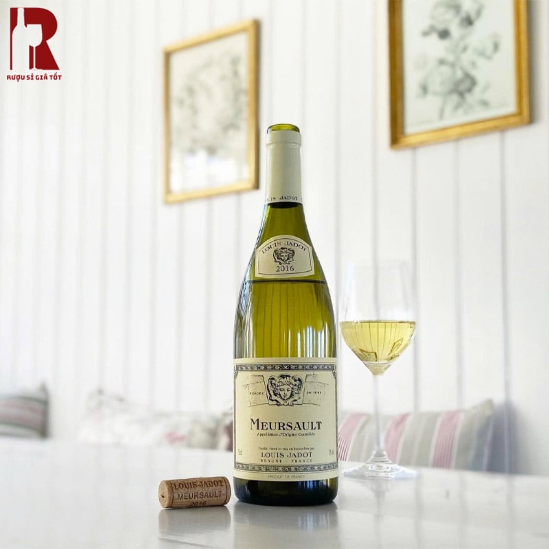 Thưởng Thức Rượu Vang Pháp Trắng Louis Jadot Meursault Đúng Cách