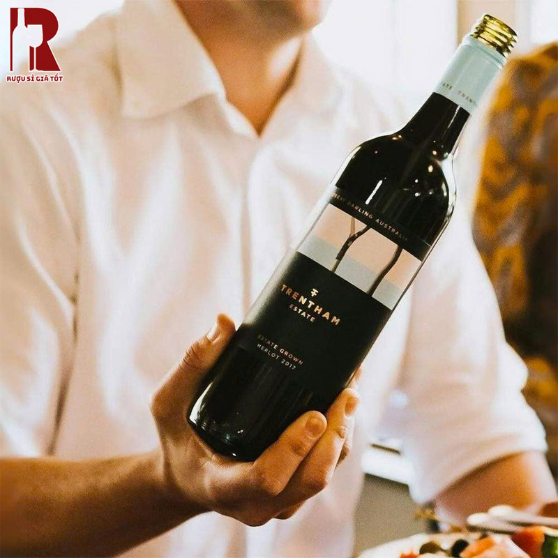 Giá Rượu Vang Úc Đỏ Trentham Estate Đắt Không?