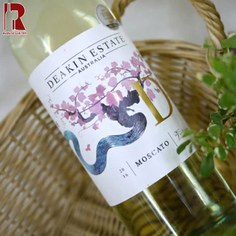 Uống Rượu Vang Úc Ngọt Deakin Estate Moscato Đúng Cách