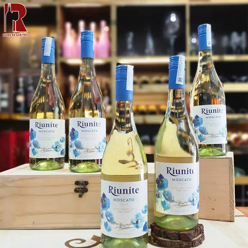Mua Rượu Vang Ý Trắng Riunite Moscato Tại Tp.HCM