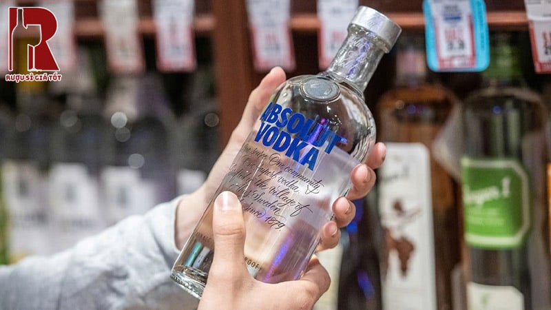 Giá Rượu Vodka Absolut Original Cao Không?