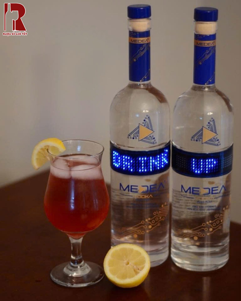 Rượu Vodka Medea - Hộp Quà Tết Đáng Tin Cậy