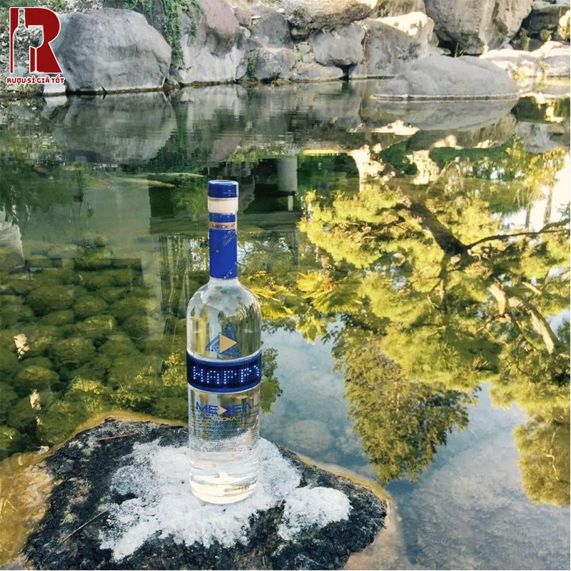 Rượu Vodka Medea - Hộp Quà Tết Giá Mới Nhất
