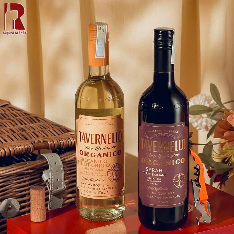 Rượu vang Abruzzo Taverrnello có hương vị dễ uống, cân bằng giữa vị trái cây đỏ và chát nhẹ nhàng
