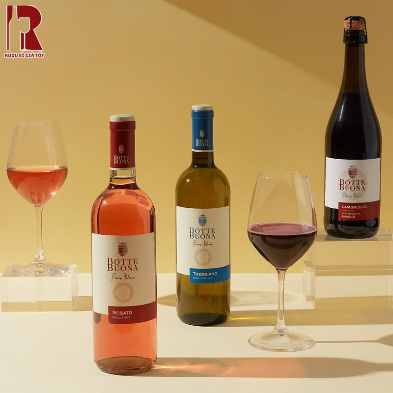 Rượu vang Abruzzo nên được cho thở từ 10-15p trước khi uống để các tầng hương thơm có thể bung nở