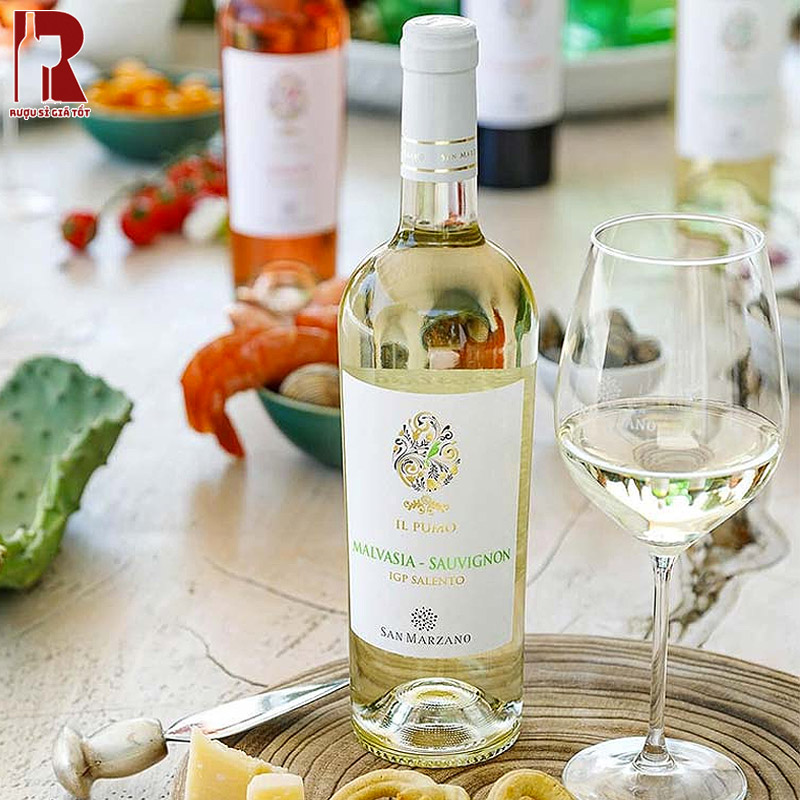 Rượu Vang Puglia được chế biến chủ yếu từ các giống nho bản địa như Primitivo, Negroamaro và Malvasia