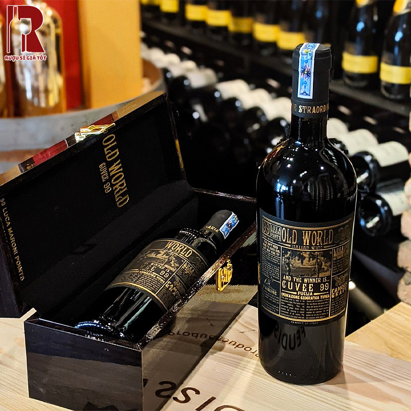 Rượu Vang Puglia nổi bật với các chai vang như là Santa Letizia, F Negroamaro