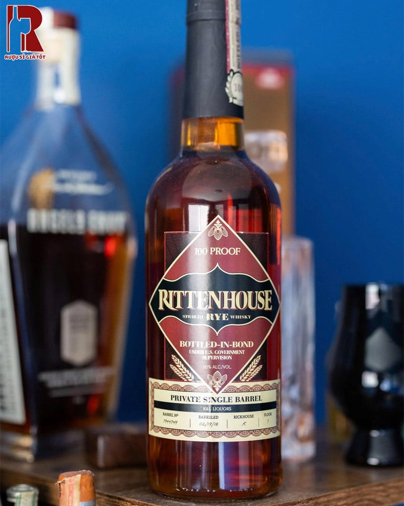 Giá Rượu Whisky Rittenhouse Rye Hiện Nay