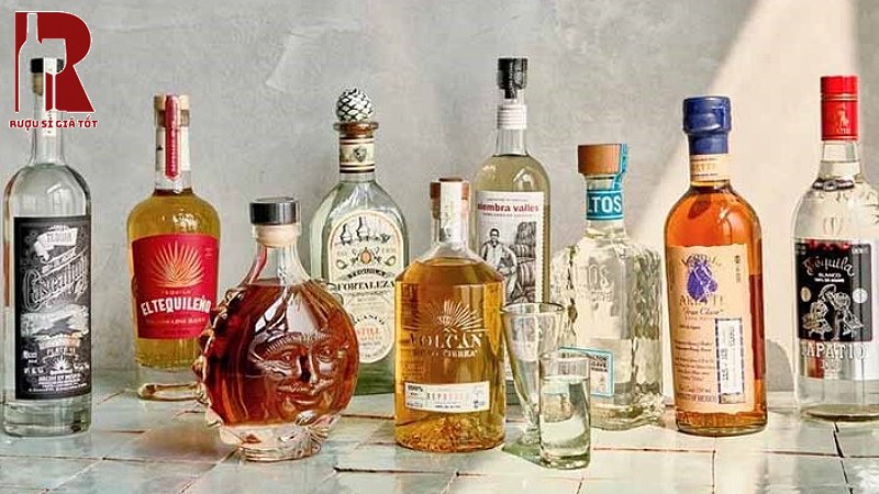 Quy trình làm các chai Tequila bao gồm nhiều bước thủ công