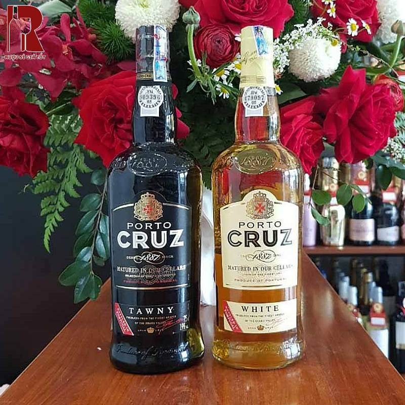 Rượu vang cường hóa có vị rượu đa dạng, phong phú, và mạnh mẽ