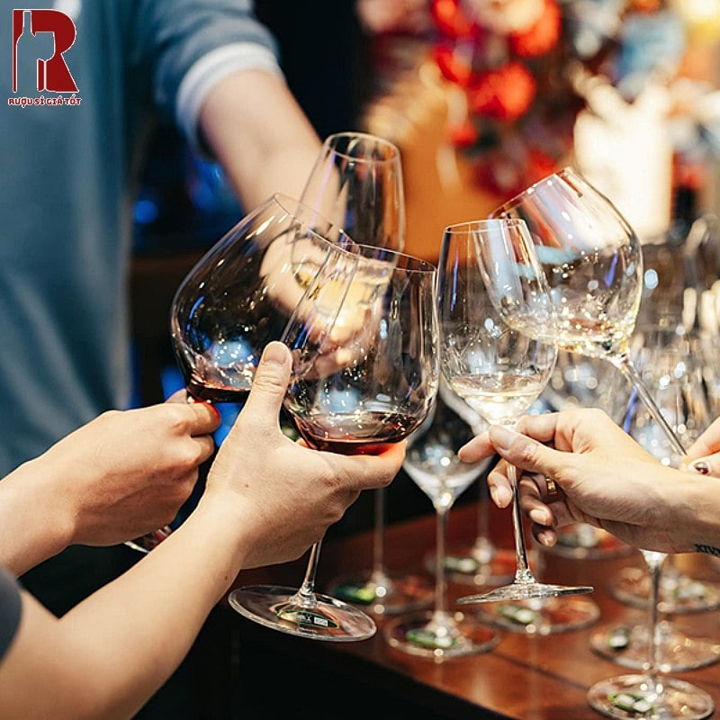 Rượu vang không độ hoàn hảo cho các buổi tiệc vì sẽ phù hợp với cả những ai không quen uống vang