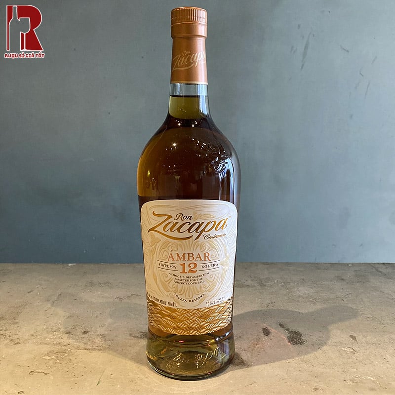 Zacapa rum có hương thơm tinh tế của vani, cacao và vị ngọt nhẹ của mật mía