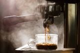 Độ cứng của nước ảnh hưởng đến máy pha espresso như thế nào?