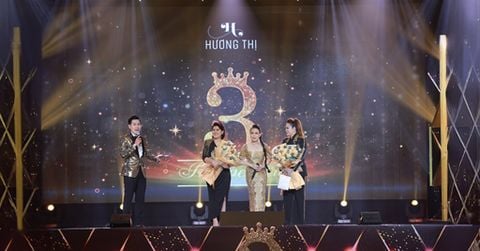 Việt Hương kết thúc năm 2021 bằng sự kiện đặc biệt