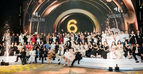 Đông đảo nghệ sĩ tham dự kỷ niệm 6 năm thành lập thương hiệu Hương Thị của Việt Hương