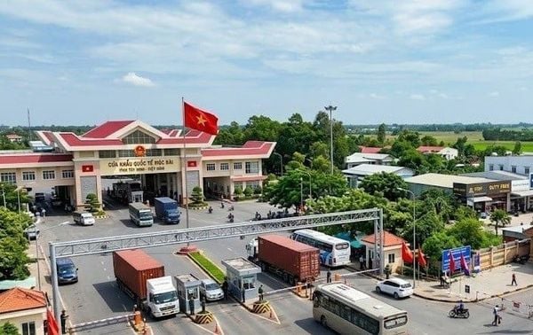 越南木牌国际口岸在哪里？探索其地理位置与靠近胡志明市的经济优势