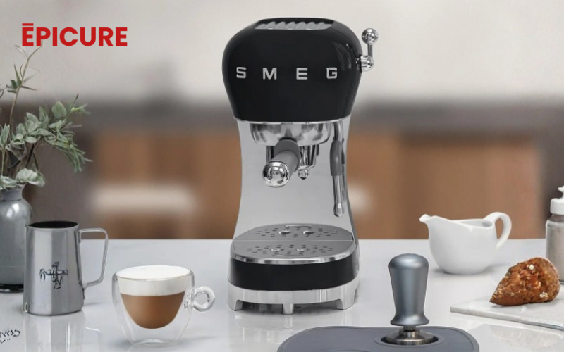 Áp suất SMEG ECF02 tạo Creme dày mịn