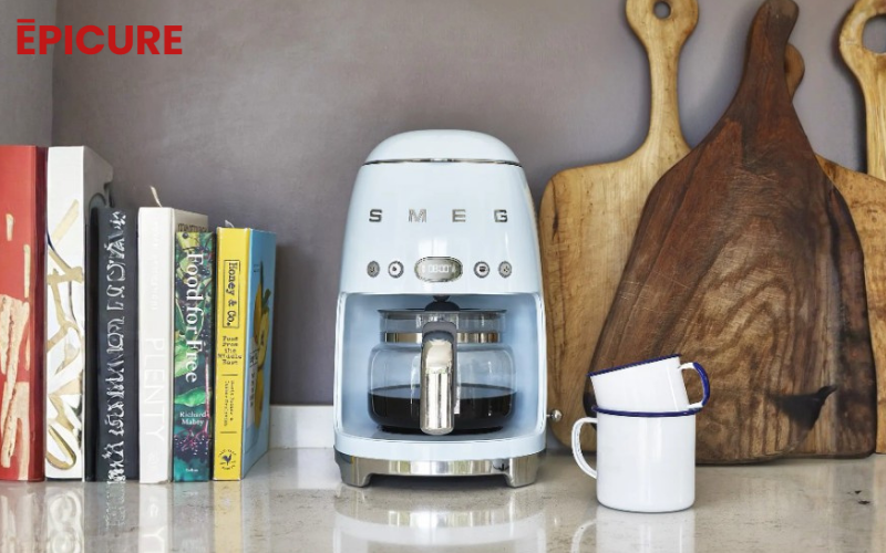 DCF02 có dung tích bình chứa tối đa 10 ly/lần pha