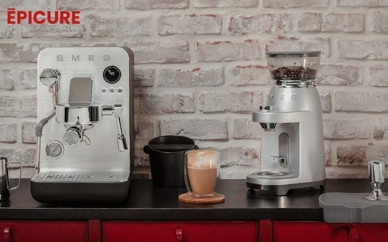 Máy pha cà phê bán tự động SMEG EMC02 cao cấp