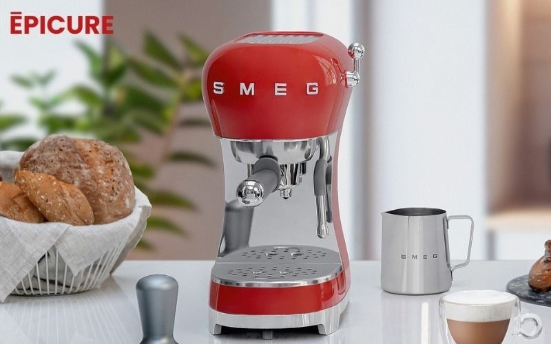 Máy pha cà phê SMEG ECF02 thiết kế hiện đại