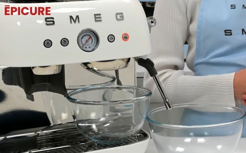 Tiện ích và khả năng vệ sinh của máy pha cà phê SMEG