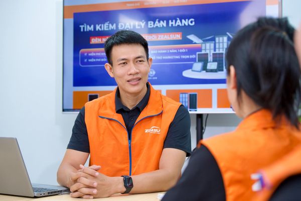 nhan vien zealsun cham soc khach hang