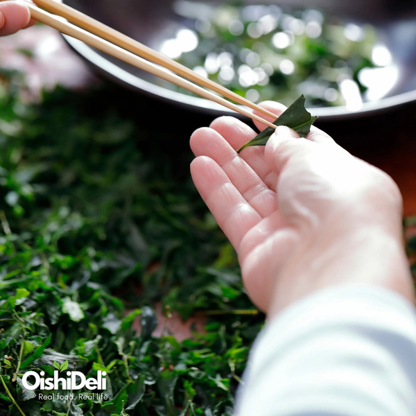 ĐẤT ĐỎ & KHÍ HẬU CAO NGUYÊN – LÝ DO MATCHA QUÝ CHÂU CÓ VỊ UMAMI NGỌT SÂU