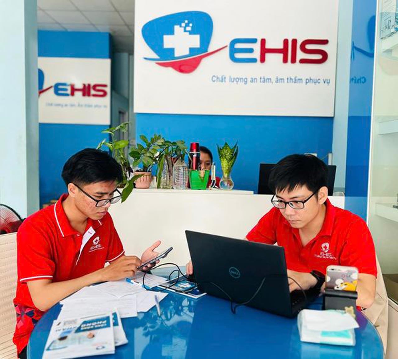 Tuần đầu ra mắt Cộng đồng phòng khám