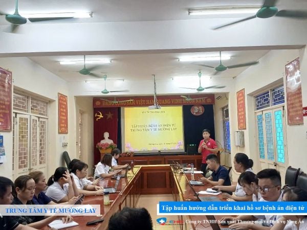 Tập huấn triển khai bệnh án điện tử E-EMR tại Trung tâm Y tế Mường Lay