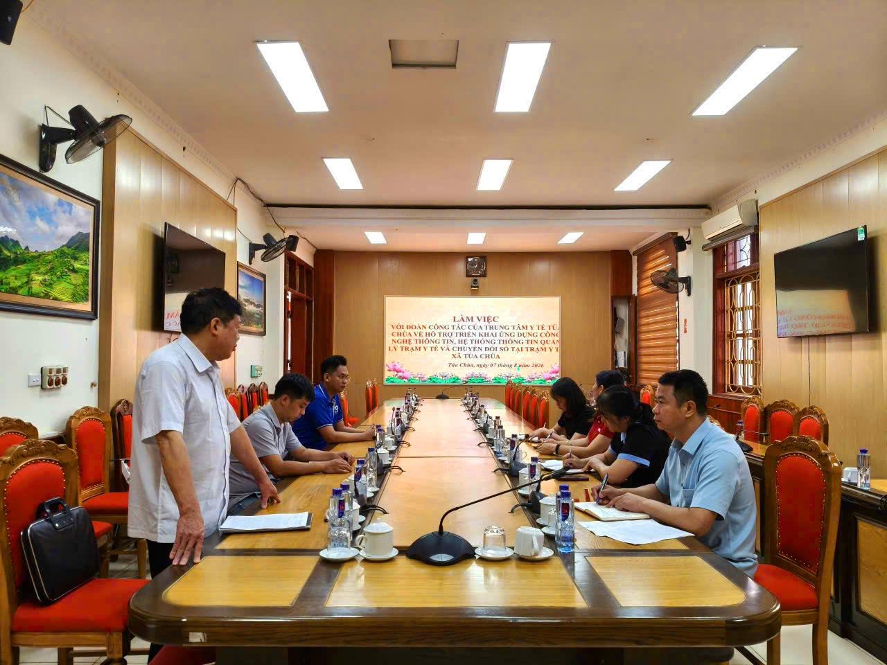 Song Ân phối hợp với Đoàn công tác Trung tâm Y tế Tủa Chùa đồng hành cùng 5 xã trong hành trình đẩy mạnh chuyển đổi số y tế cơ sở