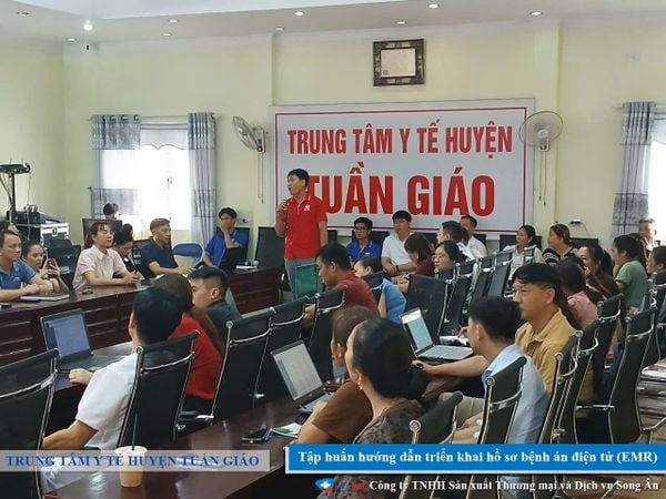 Tập huấn triển khai bệnh án điện tử E-EMR tại Trung tâm Y tế Tuần Giáo
