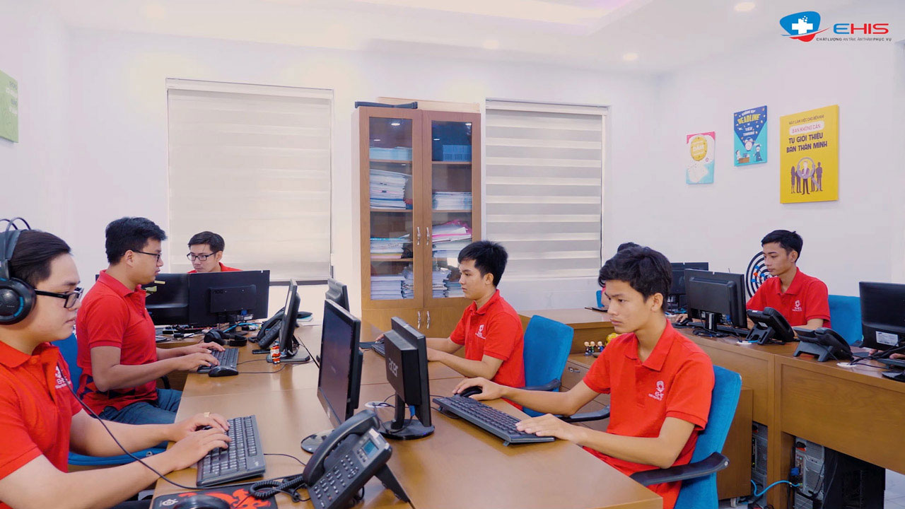 Hướng dẫn viết CV cho sinh viên công nghệ thông tin mới ra trường chuyên nghiệp và thu hút nhà tuyển dụng