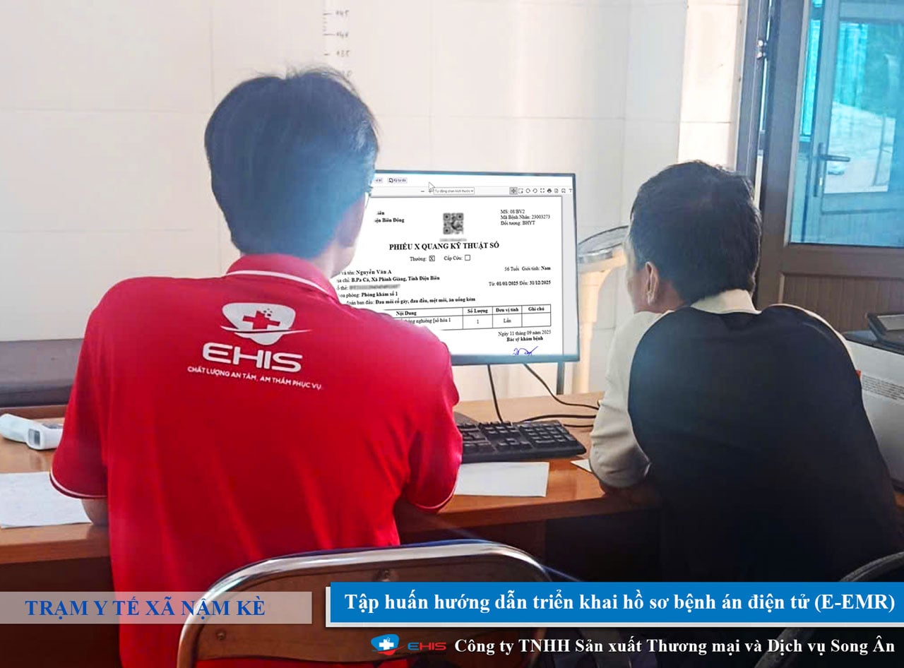 Đào tạo sử dụng bệnh án điện tử tại Trạm Y tế xã Nậm Kè