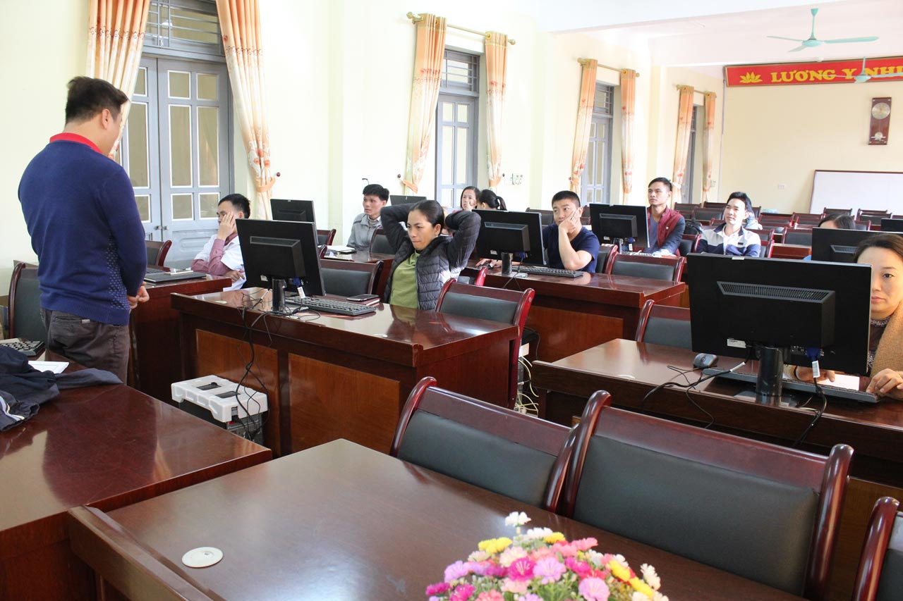Đoàn công tác Công ty Song Ân làm việc tại Bệnh viện Y học Cổ truyền tỉnh Điện Biên