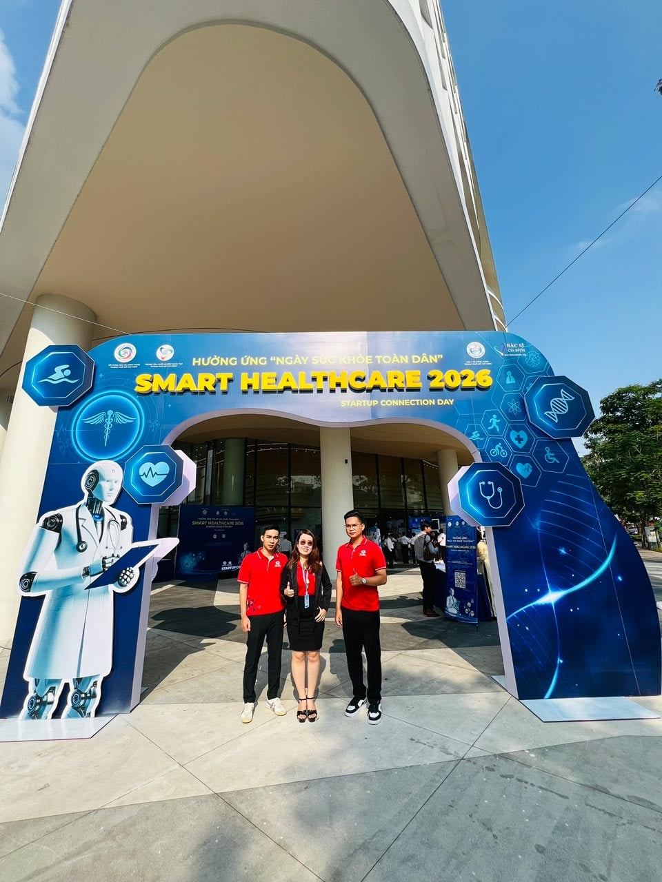 đội ngũ song ân checkin tại sự kiện Smart Healthcare 2026