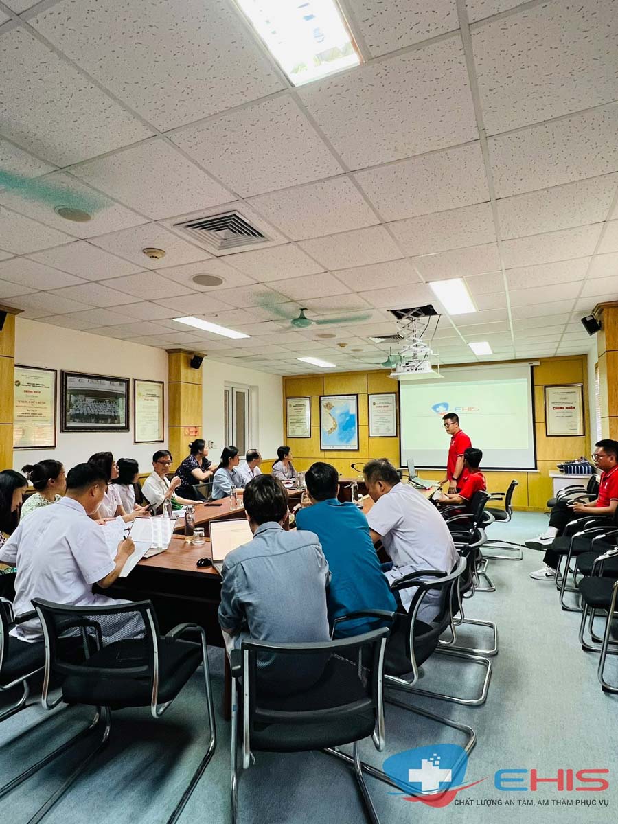 Song Ân giới thiệu giải pháp bệnh án điện tử E-EMR tại buổi làm việc với Bệnh viện Than - Khoáng Sản Hà Nội